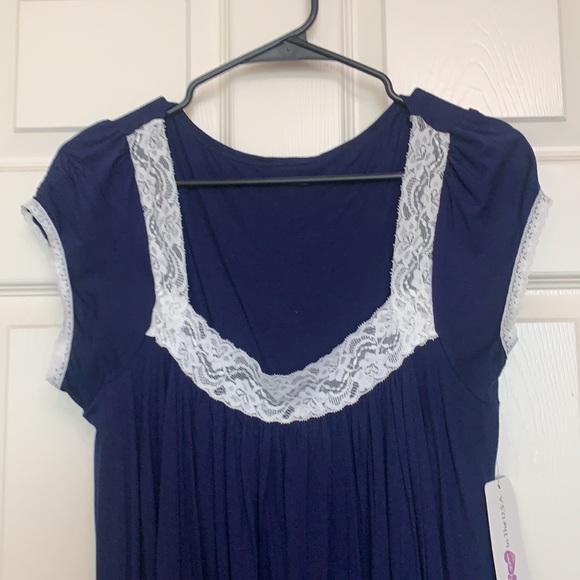 Savi Mom Nursing Gown - Picture 3 of 6